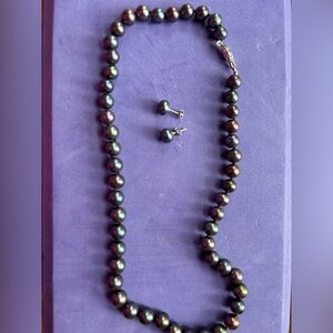 Elegant Black Pearl Necklace and Earring Set